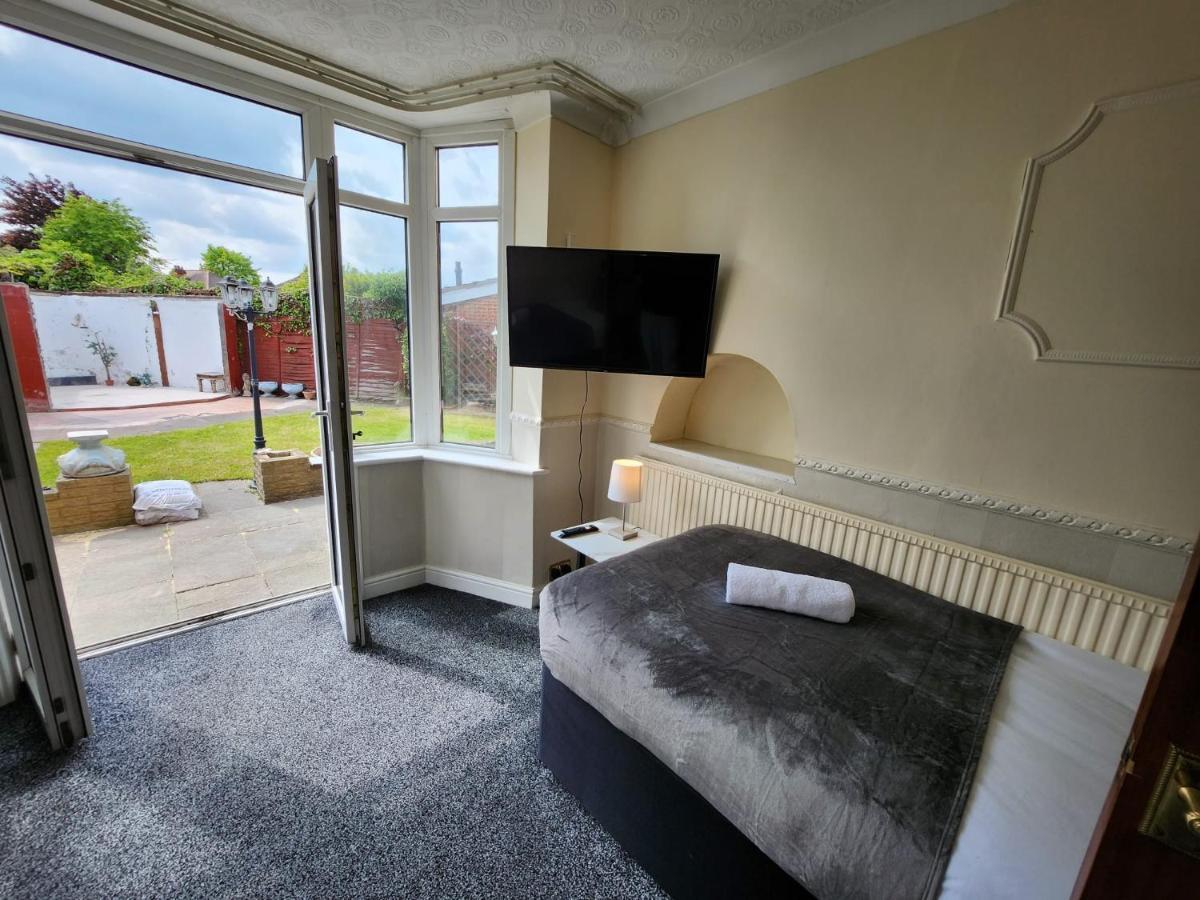 Sheldon Shared House Hotel Solihull Exterior photo